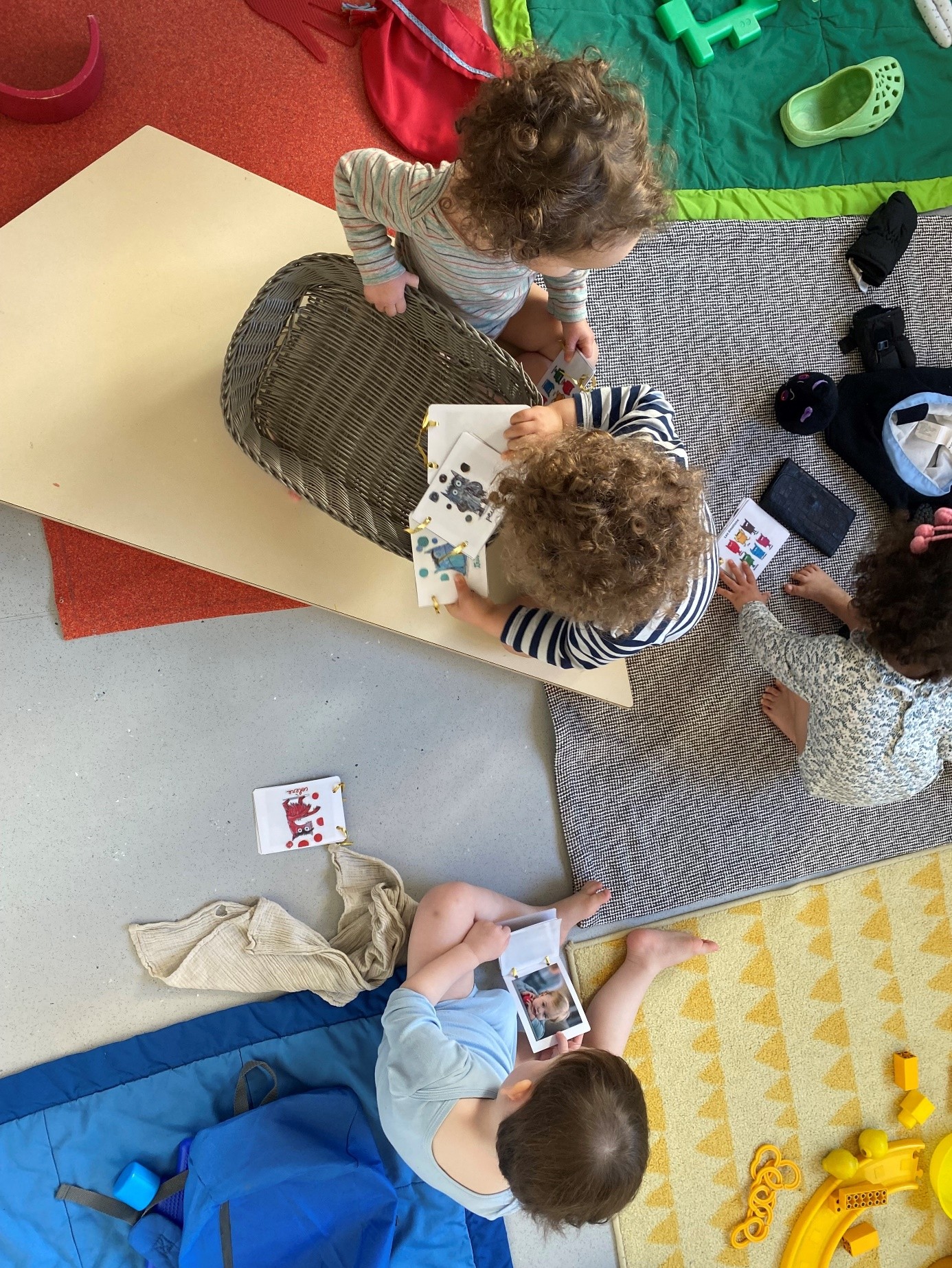 image des enfants de la crèche